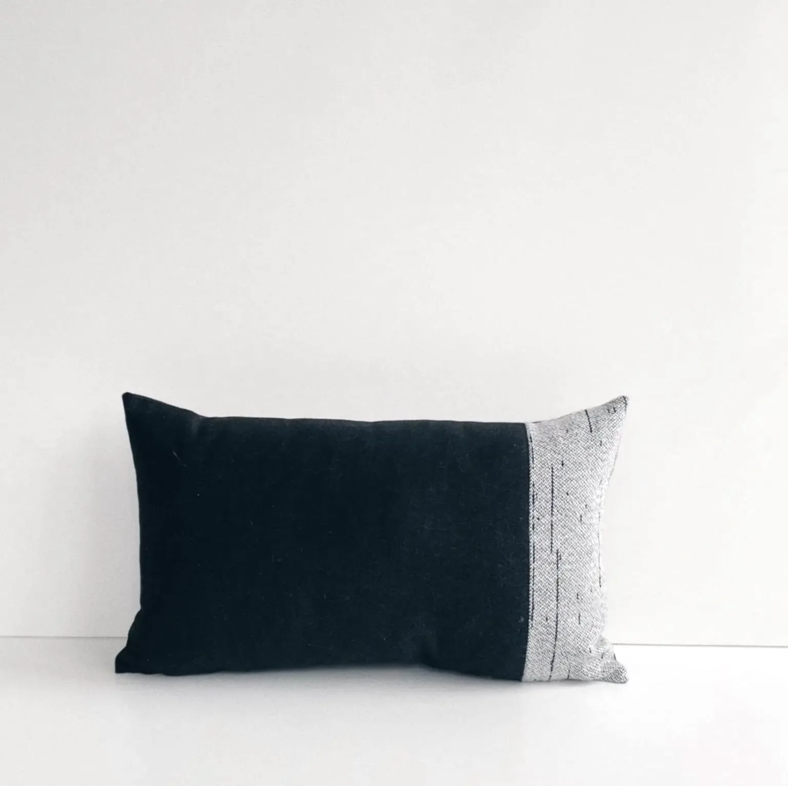 Siyah & Gri Yastık Serisi