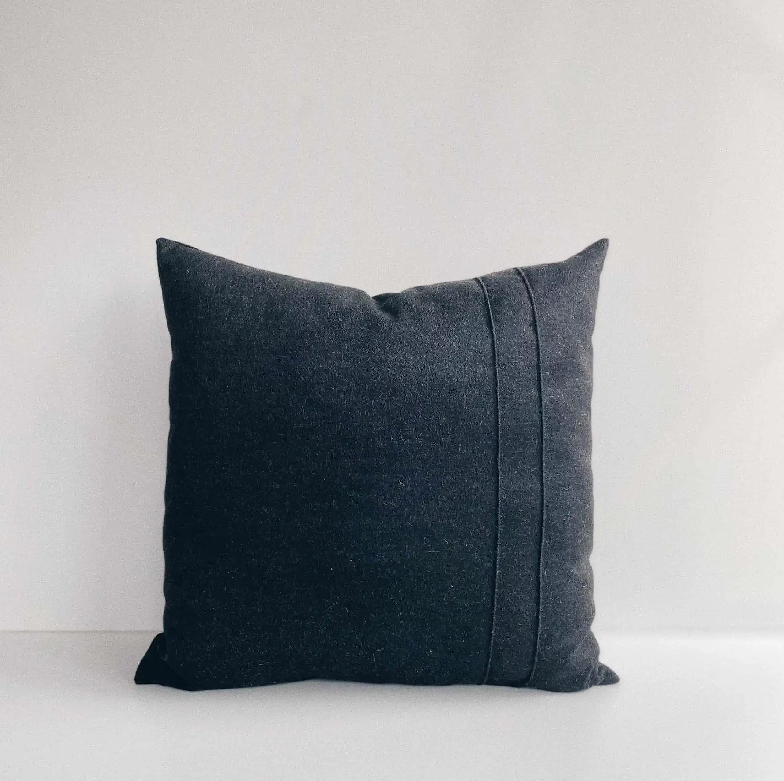 Siyah & Gri Yastık Serisi