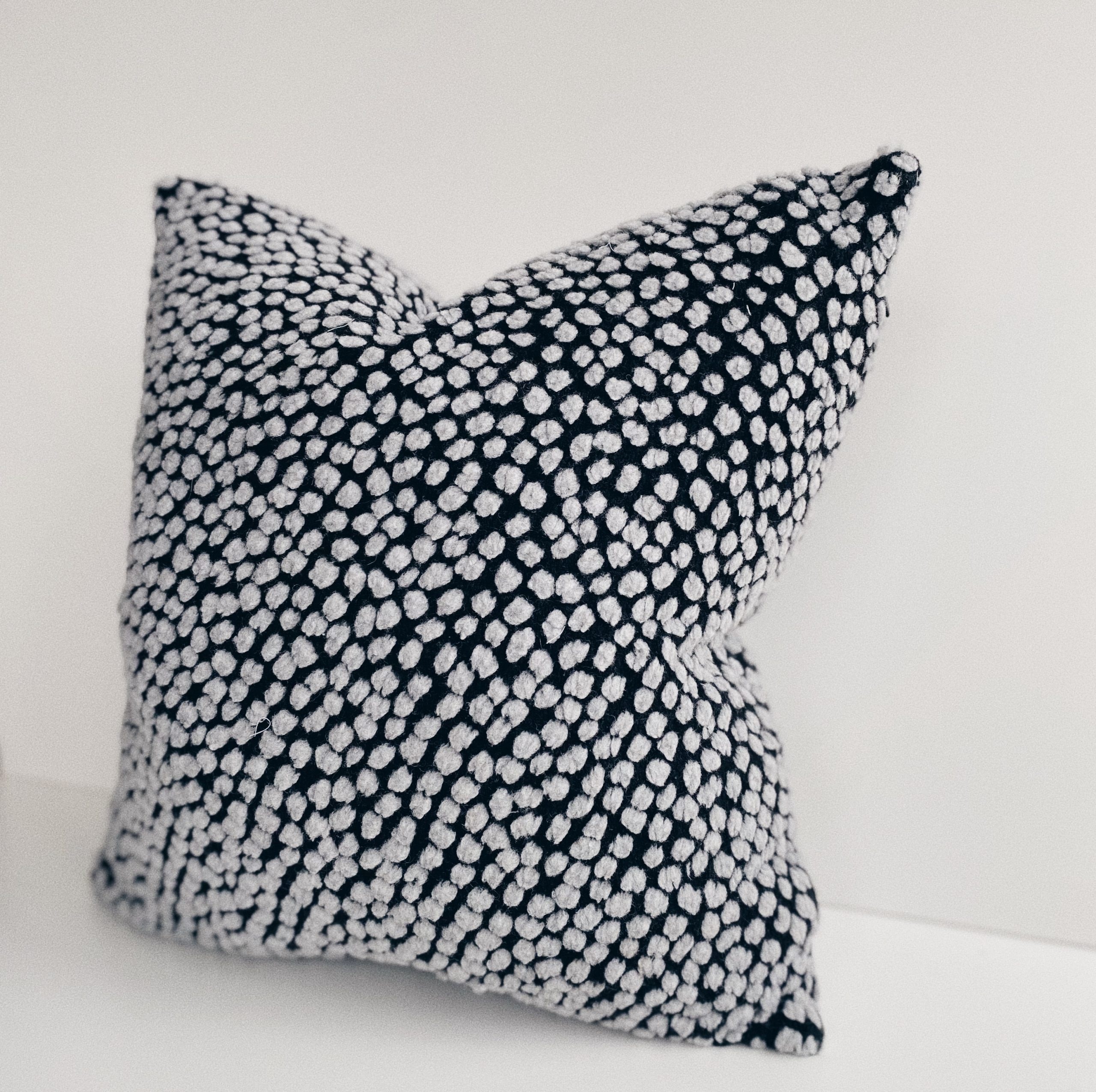 Puantiyeli Yastık Serisi